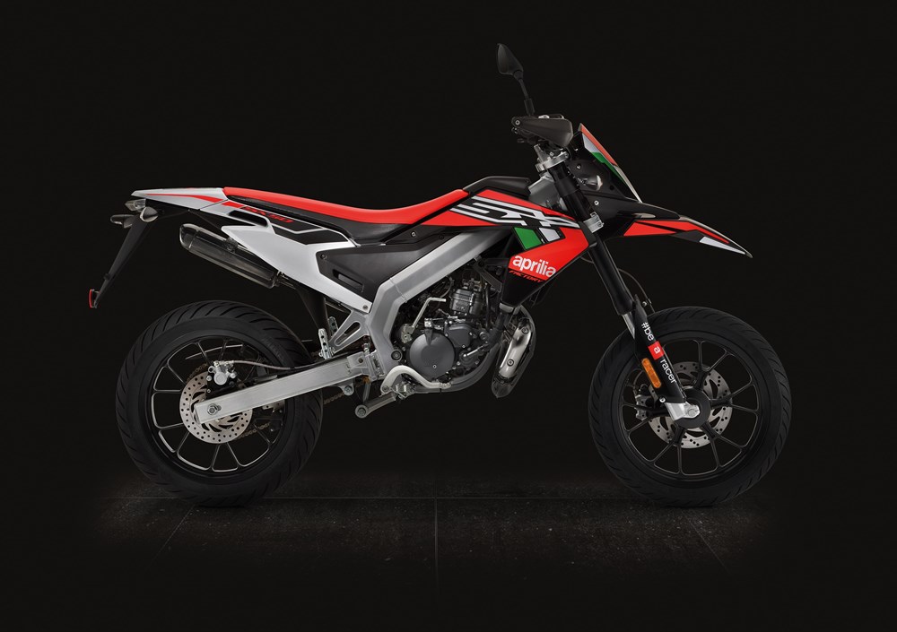 Aprilia SX 50 Factory (2018) prezzo, scheda tecnica e foto