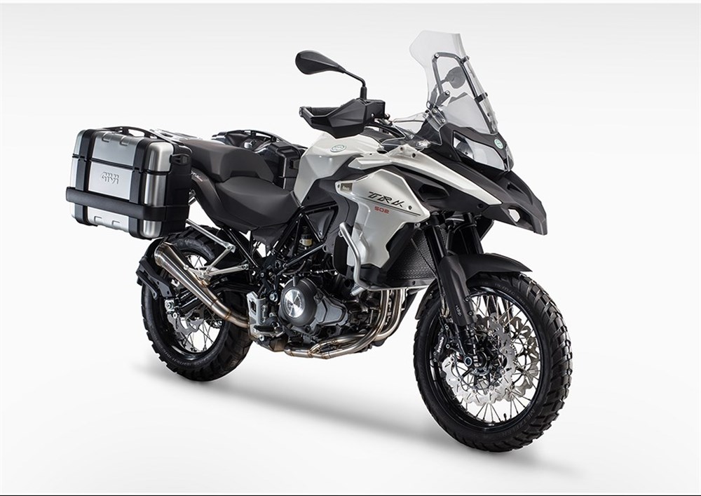 Benelli TRK 502 ABS (2017 18) prezzo, scheda tecnica e foto Benelli TRK 502 ABS (2017 18) prezzo, scheda tecnica e foto